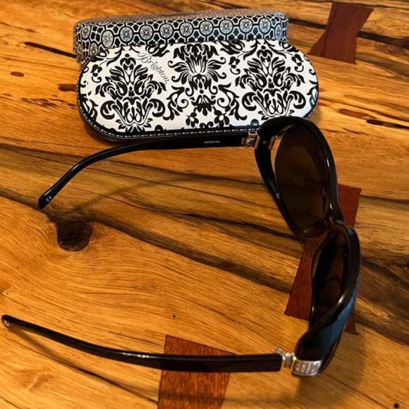 BRIGHTON "Meridian" Women's handmade Black Sunglasses with Original Metal Case - Picture 3 of 11